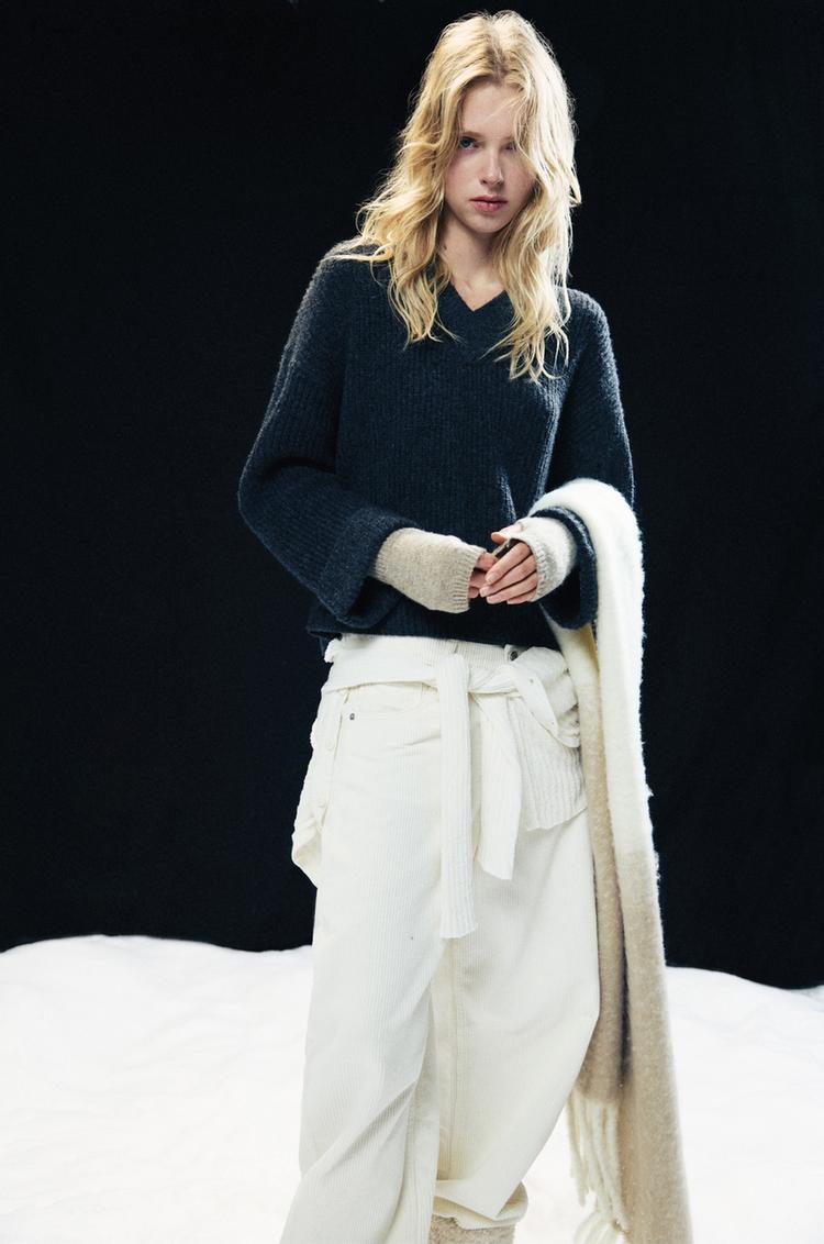

Свитер изнаночной вязки Pull And Bear, серый