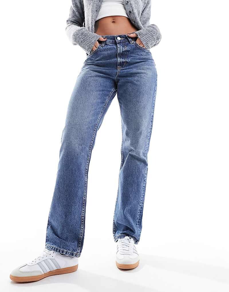 

Синие прямые джинсы со средней посадкой ASOS DESIGN