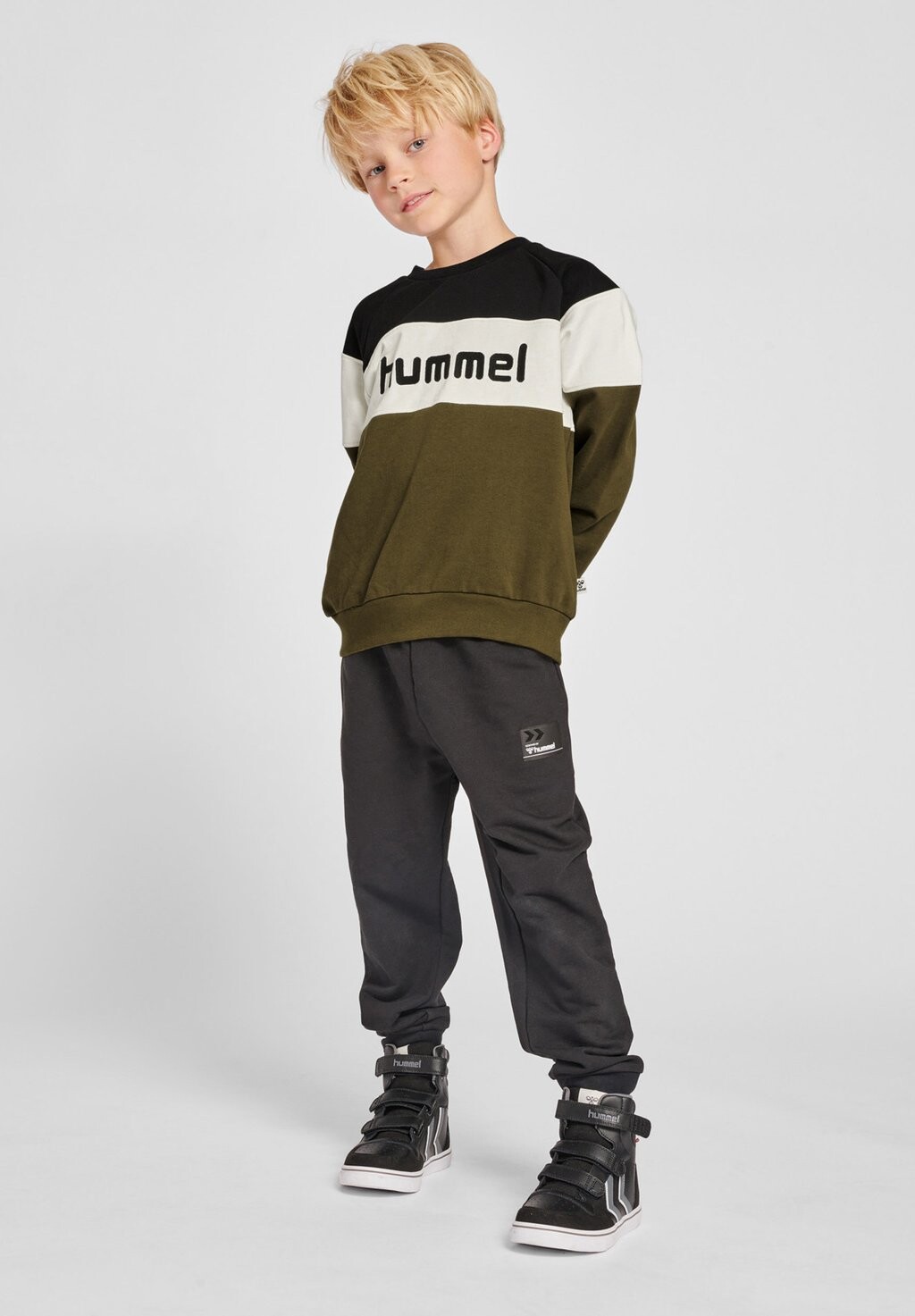 

Толстовка HMLCLAES Hummel, цвет dark olive