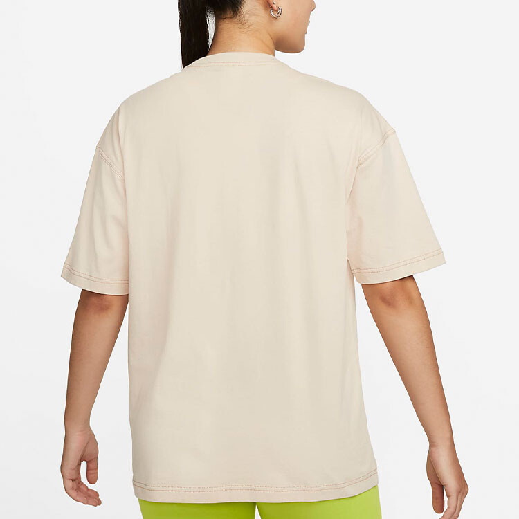 Женская спортивная футболка Swoosh Retro Sporty Crewneck с белым принтом Nike — фото 4