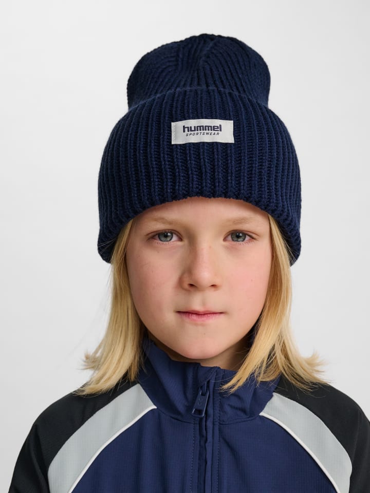 

Шапка Hummel