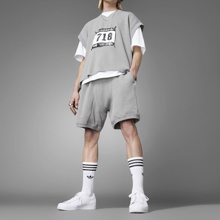 Повседневные шорты мужские серые Adidas Originals, серый — фото 4