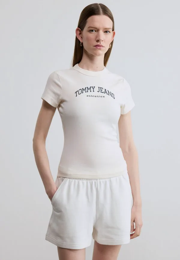 

Футболка с логотипом, облегающего кроя, с круглым вырезом. Tommy Jeans, Ancient White, Белый, Футболка с логотипом, облегающего кроя, с круглым вырезом. Tommy Jeans, Ancient White