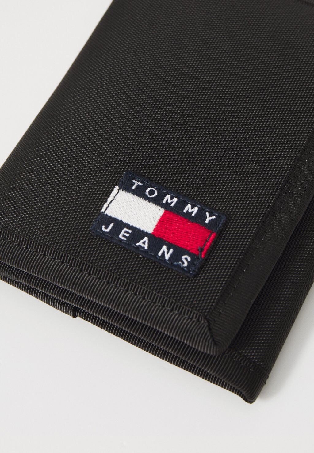 

Кошелек TRIFOLD UNISEX Tommy Jeans, черный