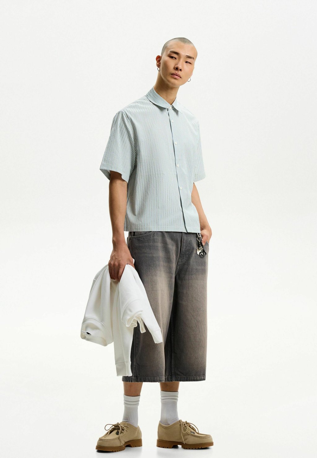 

Джинсовые шорты SUPER BAGGY BERMUDA Bershka, цвет Mottled Dark Grey