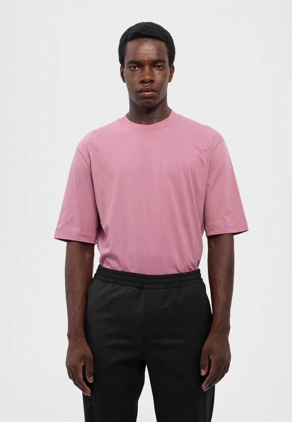

Базовая футболка MOCK NECK TEE Filippa K, сирень