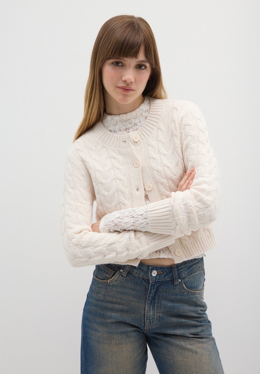 

Кардиган B.ANGEL REGULAR FIT WITH PATTERN AND BUTTONS, Milky White/White