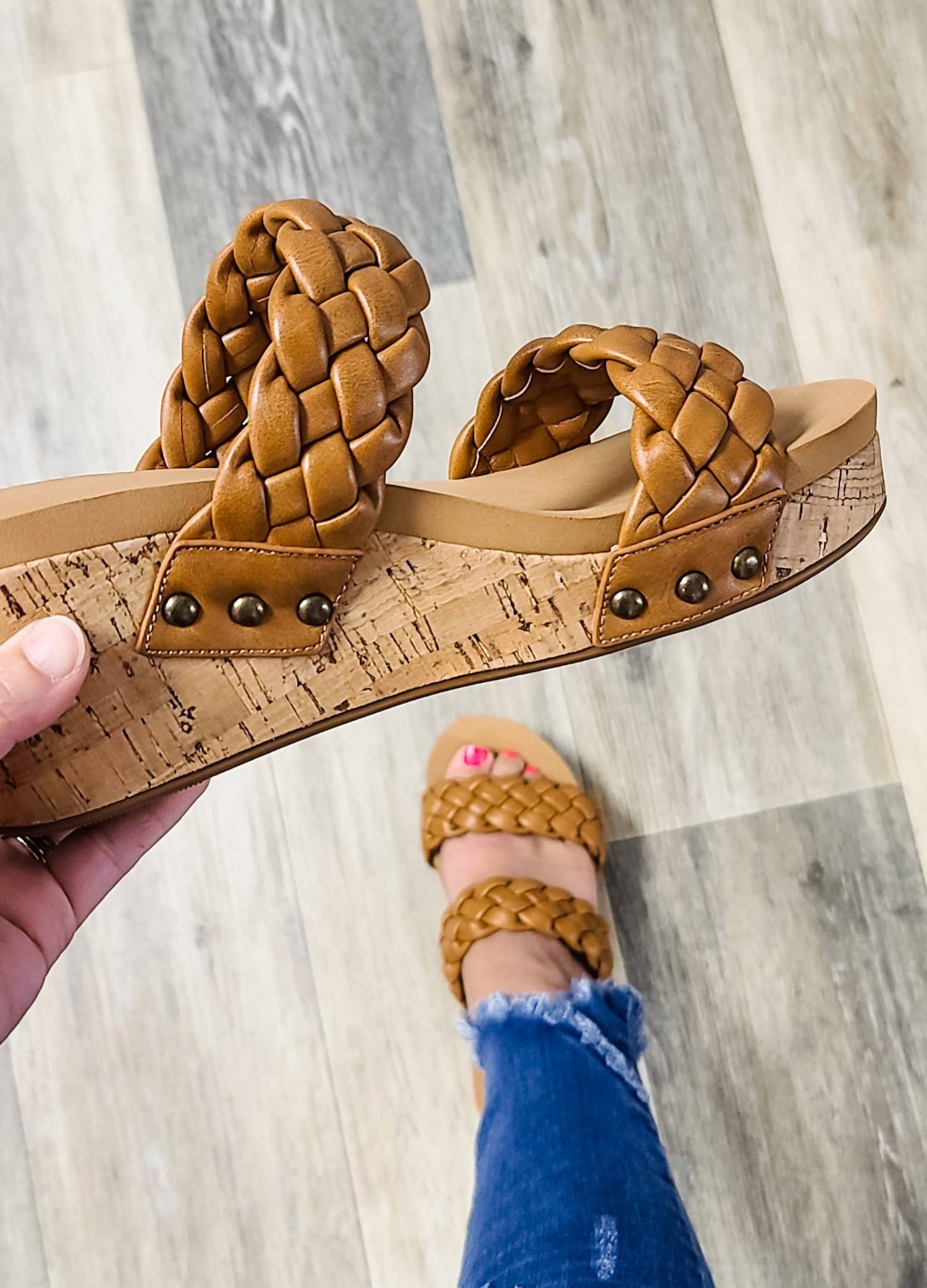 Восхитительные мюли на платформе с плетением в коньячном оттенке Corkys Footwear, Cognac — фото 2