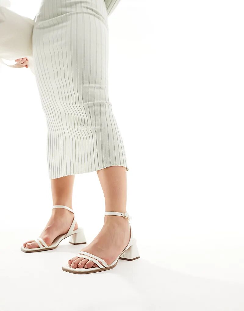 Босоножки Honeydew цвета слоновой кости на каблуке средней высоты от ASOS DESIGN Wide Fit — фото 2