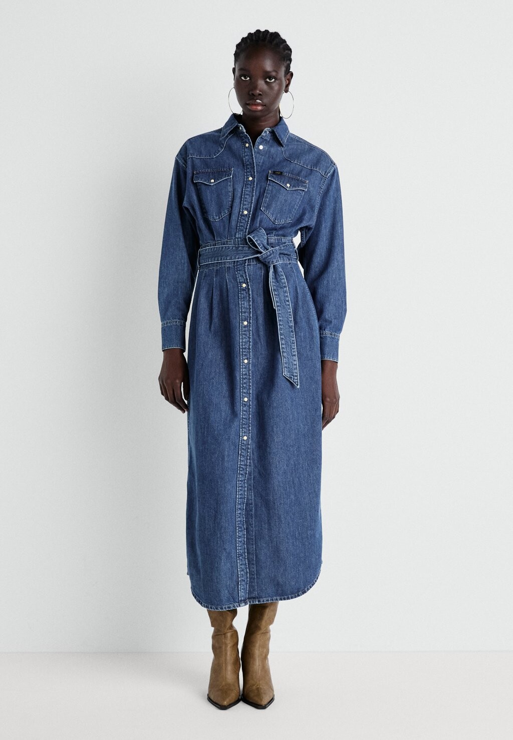 

Джинсовое платье BELTED WESTERN DRESS Lee, синий деним