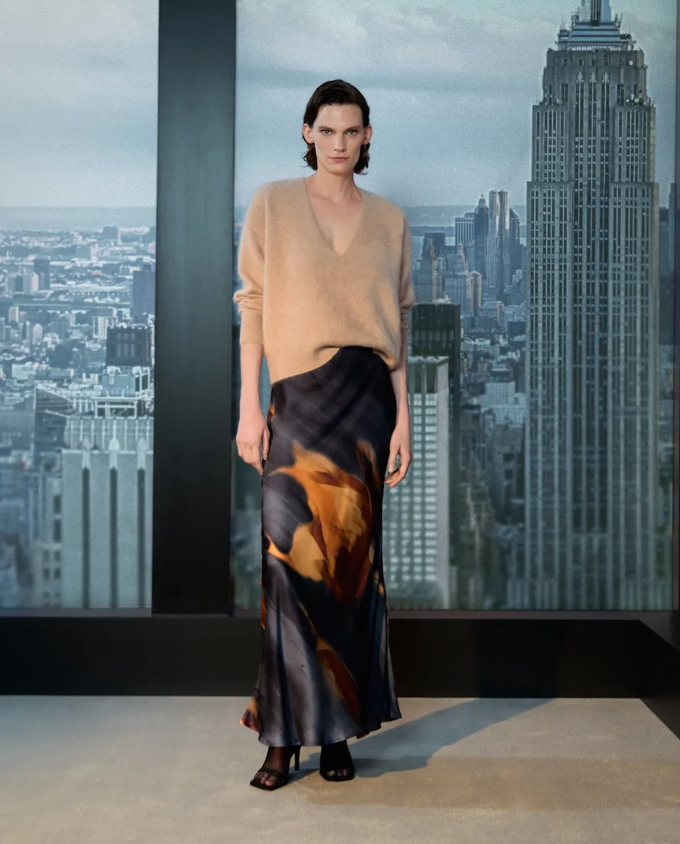 

Женский джемпер с V-образным вырезом Woman Limited El Corte Inglés, бежевый