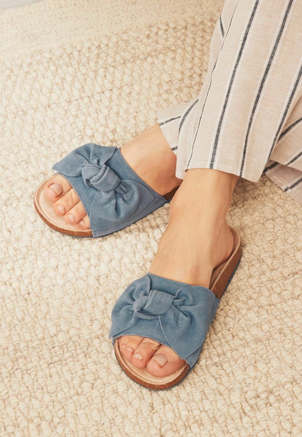 

Тапочки BOW Next, цвет blue suede