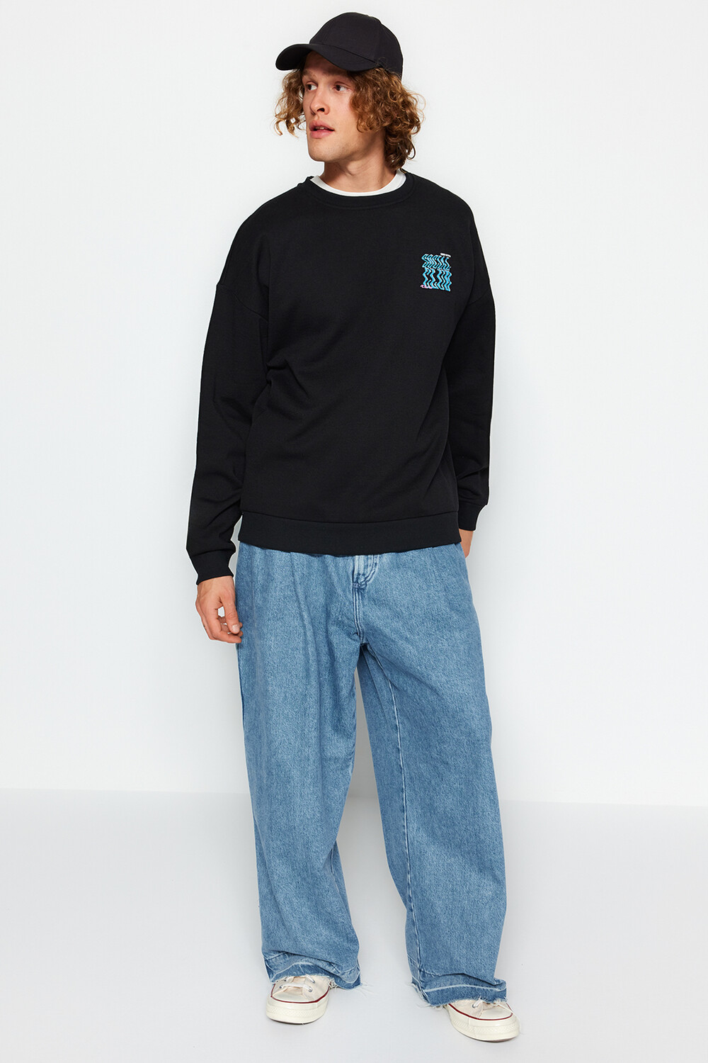 

Толстовка - Черный - Oversize Trendyol, черный