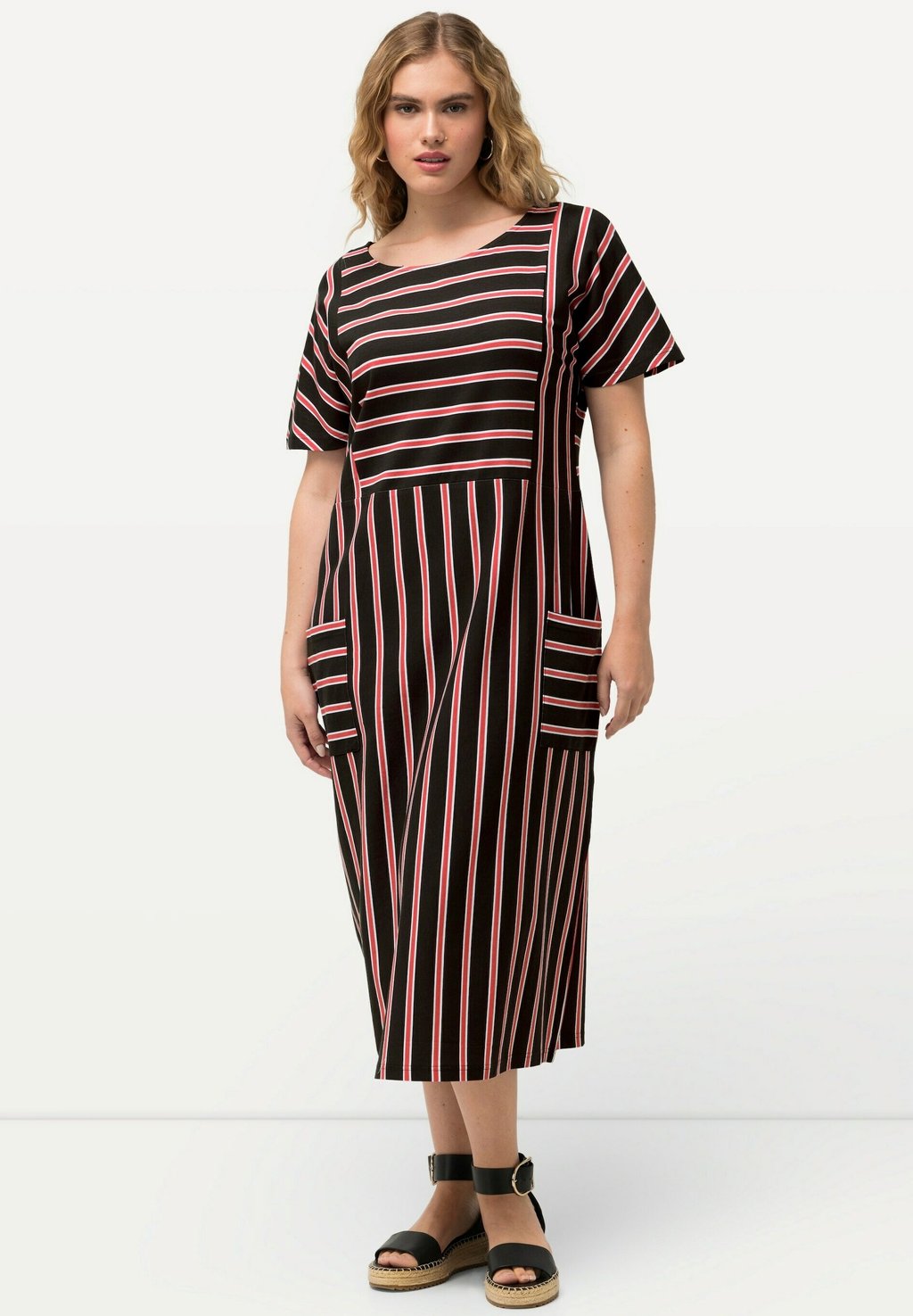 

Повседневное платье STRIPED SHORT SLEEVE Ulla Popken, черный