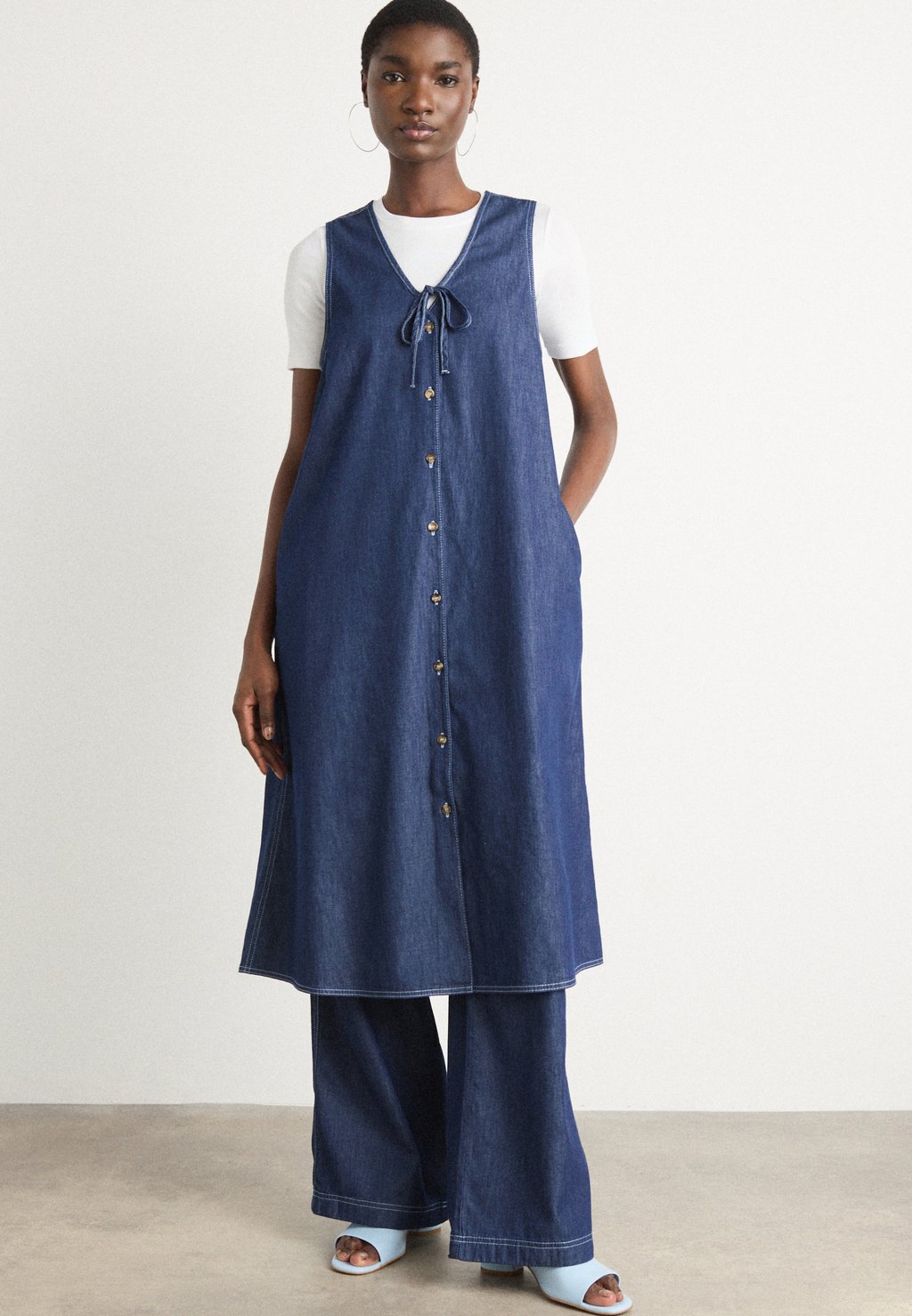 

Джинсовое платье AIR PAULINE DRESS Mads Nørgaard, цвет Dark Blue Denim