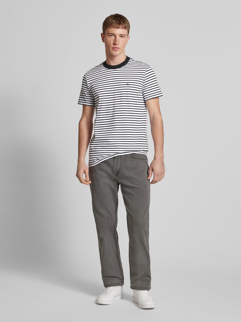 

Футболка с этикеткой Calvin Klein Jeans, черный