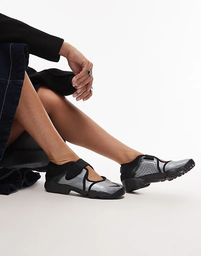 Кроссовки унисекс Nike Air Rift серебристого и черного цветов