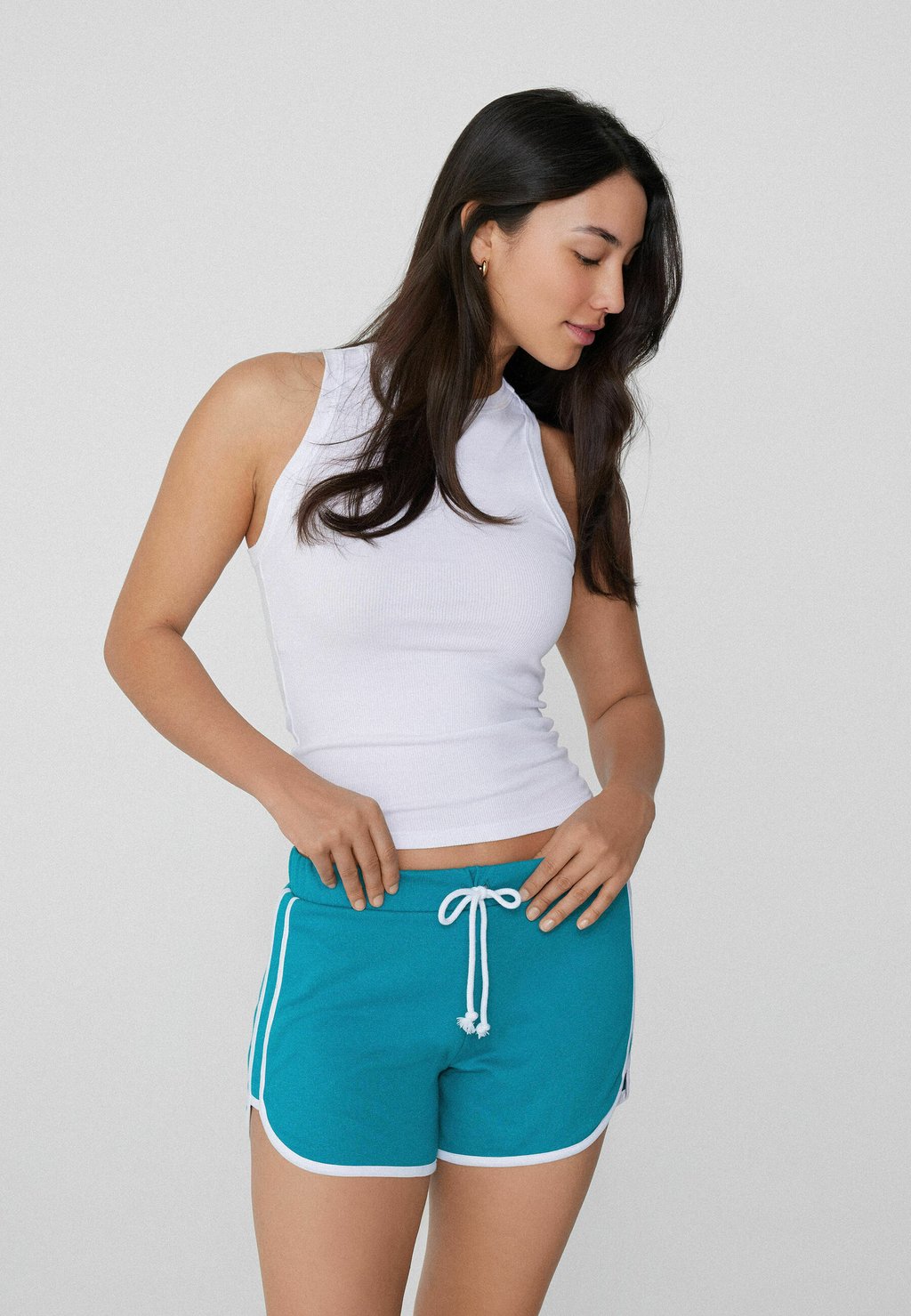 

Шорты MIT PASPELIERUNG - Tracksuit bottoms Tezenis, белый