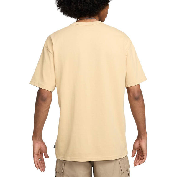 Футболка sportswear premium essential t-shirt asia sizing 'tan' Nike, бежевый — фото 2