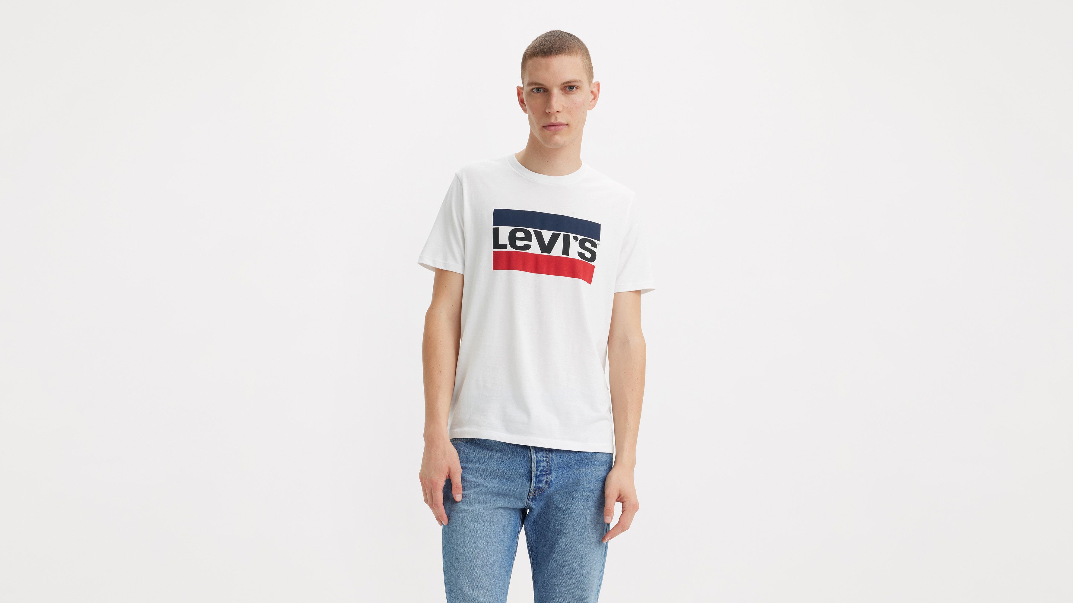 

Футболка с графическим логотипом Levi's Sportswear, цвет White Sportswear Logo