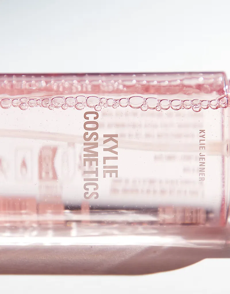 Спрей для волос и тела Kylie Cosmetics Vanilla Dew Kylie Cosmetics by Kylie Jenner, 236 мл — фото 2