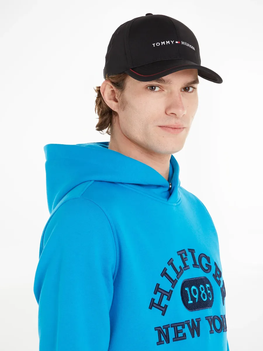 

Бейсбольная кепка Tommy Hilfiger "TH SKYLINE CAP" с логотипом, черный