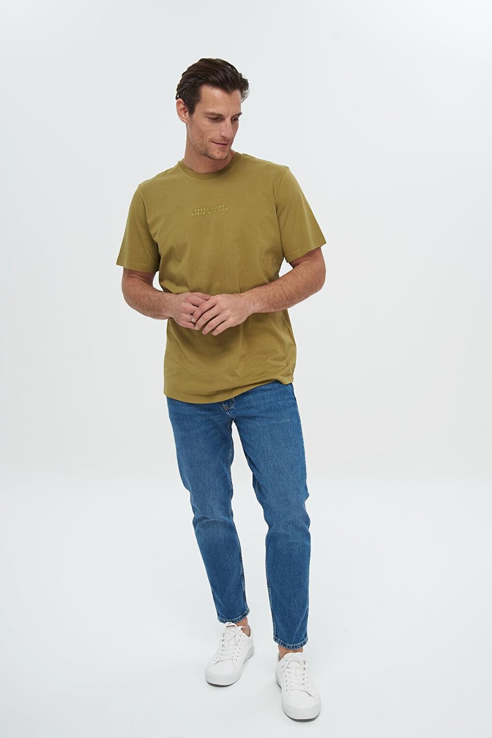 

Джинсовые брюки Finn Medium Blue Regular с застежкой-молнией E 4407-007 CROSS JEANS