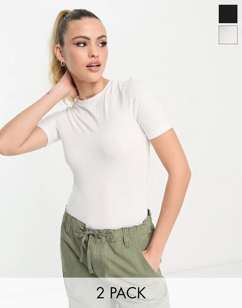 

Набор из двух черно-белых боди-футболок скинни ASOS DESIGN