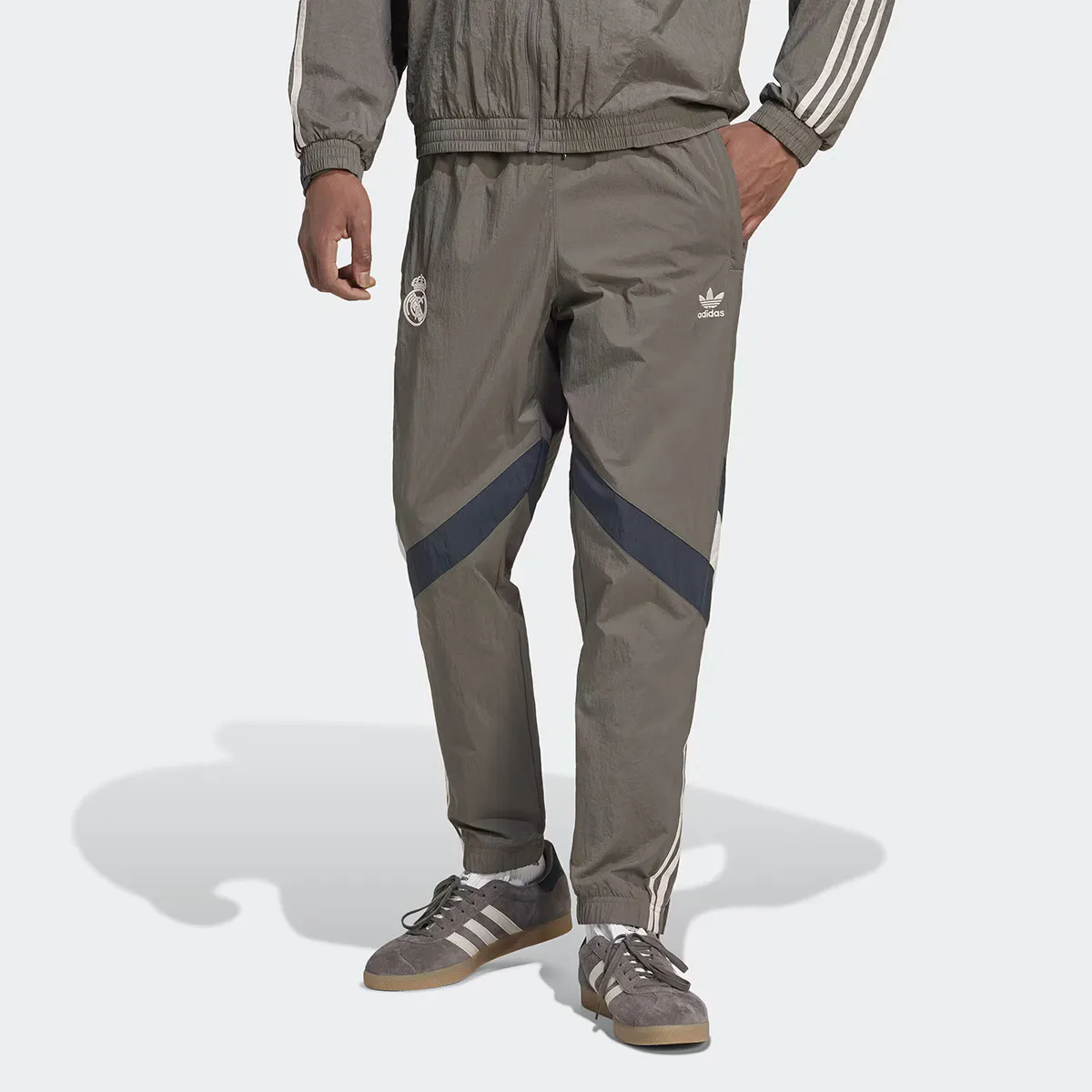 

Real Madrid Originals Мужские брюки Adidas, коричневый