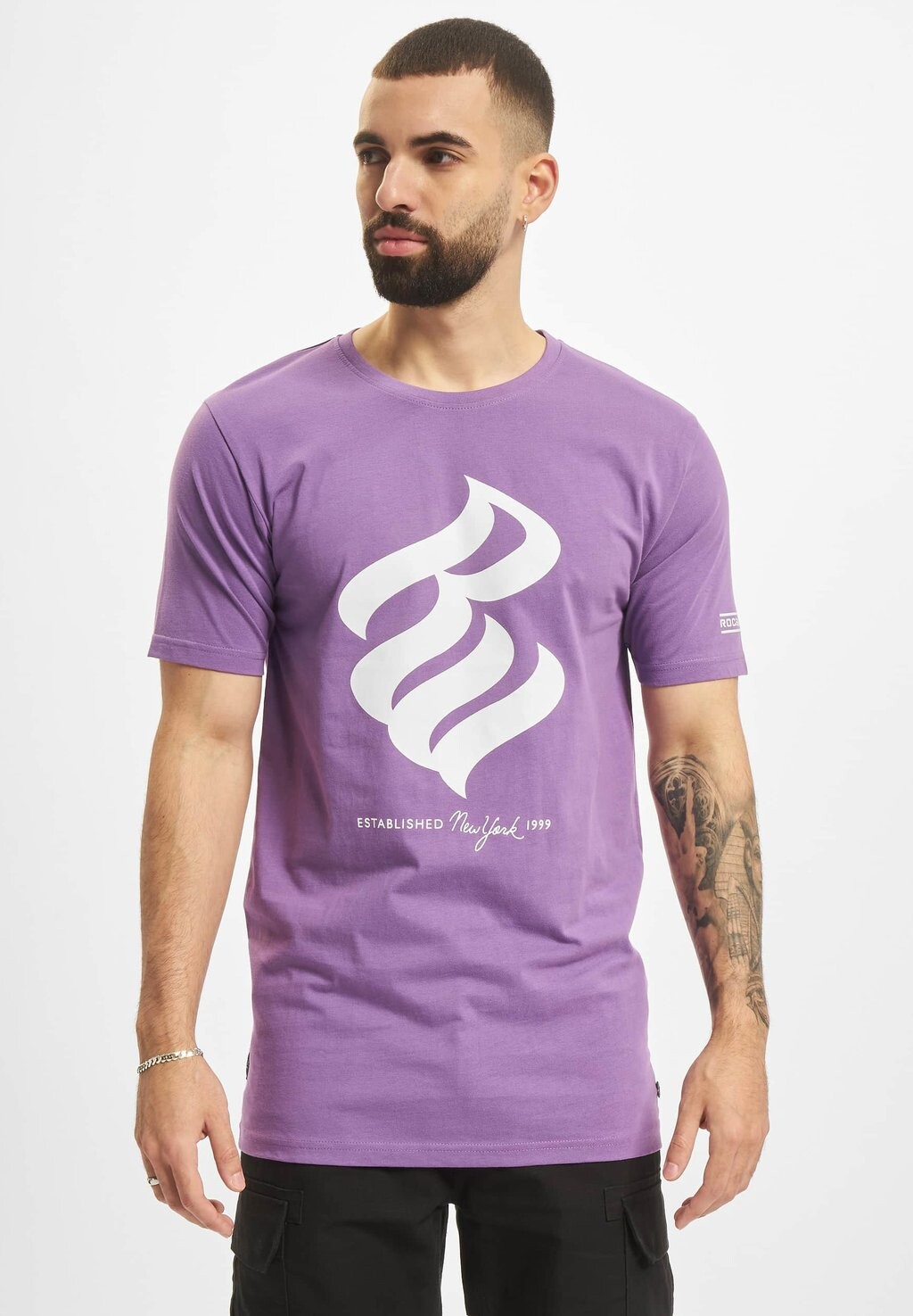 

Футболка с принтом Rocawear, фиолетовый
