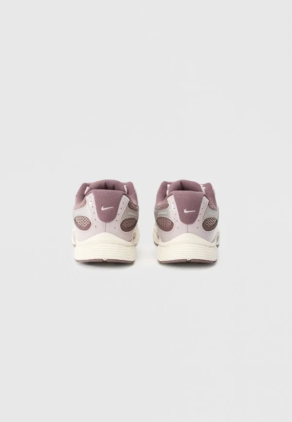 Кроссовки v5 унисекс Nike Sportswear, Taupe Haze/Burgundy Ash/Silt Red — фото 3