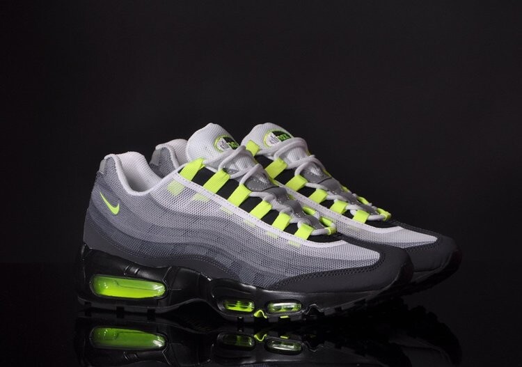 Кроссовки Nike Air Max 95 Prm Tape 'Neon', серый — фото 2