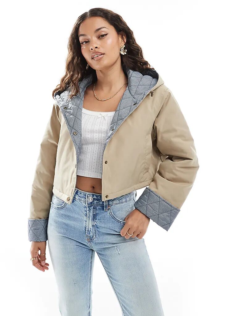 

Укороченная куртка ASOS DESIGN Petite с капюшоном и подкладкой в клетку овсяного цвета Asos Petite