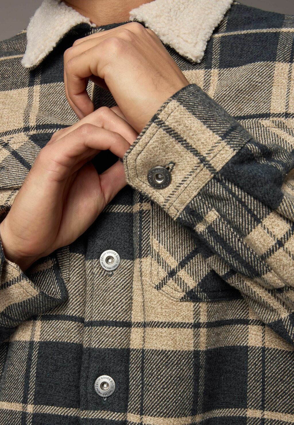 

Легкая куртка REGULAR FIT CHECK Next, серый
