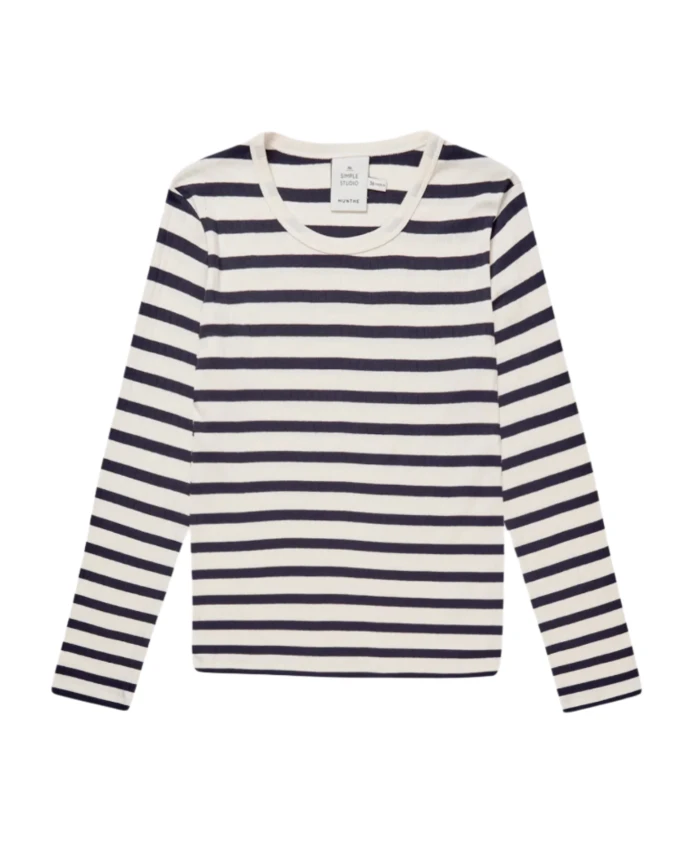 

Полосатый темно-синий пуловер с женственными деталями. Munthe, синий