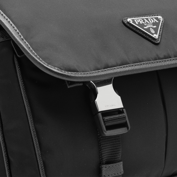 Сумка-мессенджер Saffiano Re Nylon из переработанного нейлона и кожи, через плечо, мужская черная PRADA — фото 4