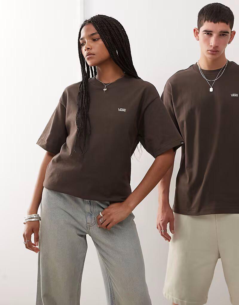 

Футболка Vans с логотипом на левой стороне груди темно-коричневого цвета - эксклюзивно для ASOS