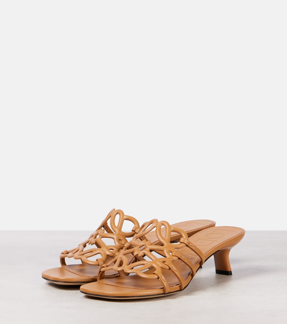Мулы Paula's Ibiza Petal Anagram из кожи Loewe, кэмел — фото 4