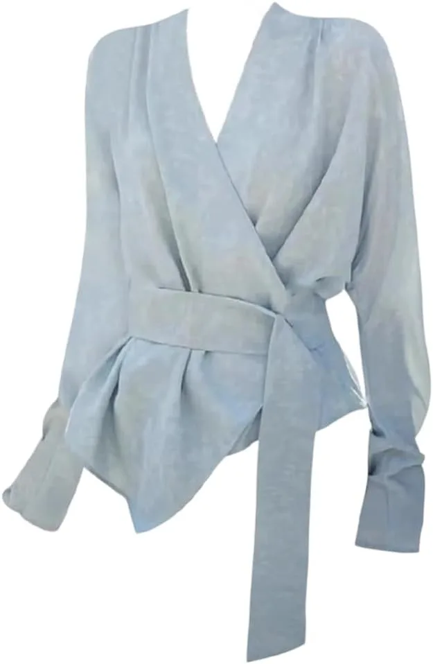 

Женская футболка с V-образным вырезом и градиентом