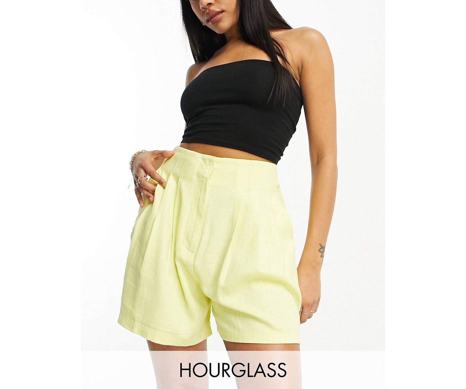 

Светло-лимонные шорты ASOS DESIGN со швами на талии и льняным швом ASOS DESIGN