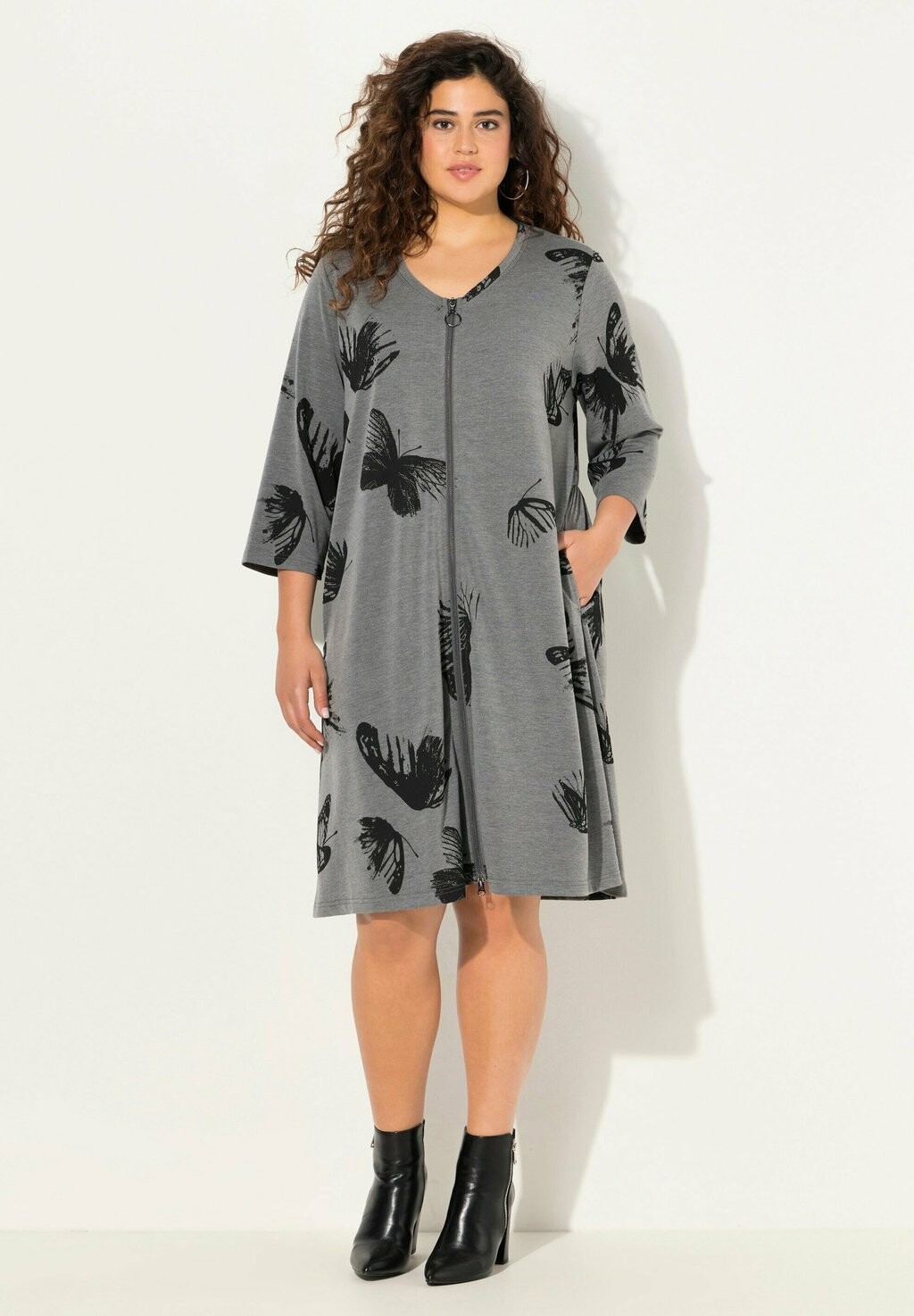 

Платье из джерси PRINT ZIP FRONT 3/4 SLEEVE Ulla Popken, цвет Mottled Grey