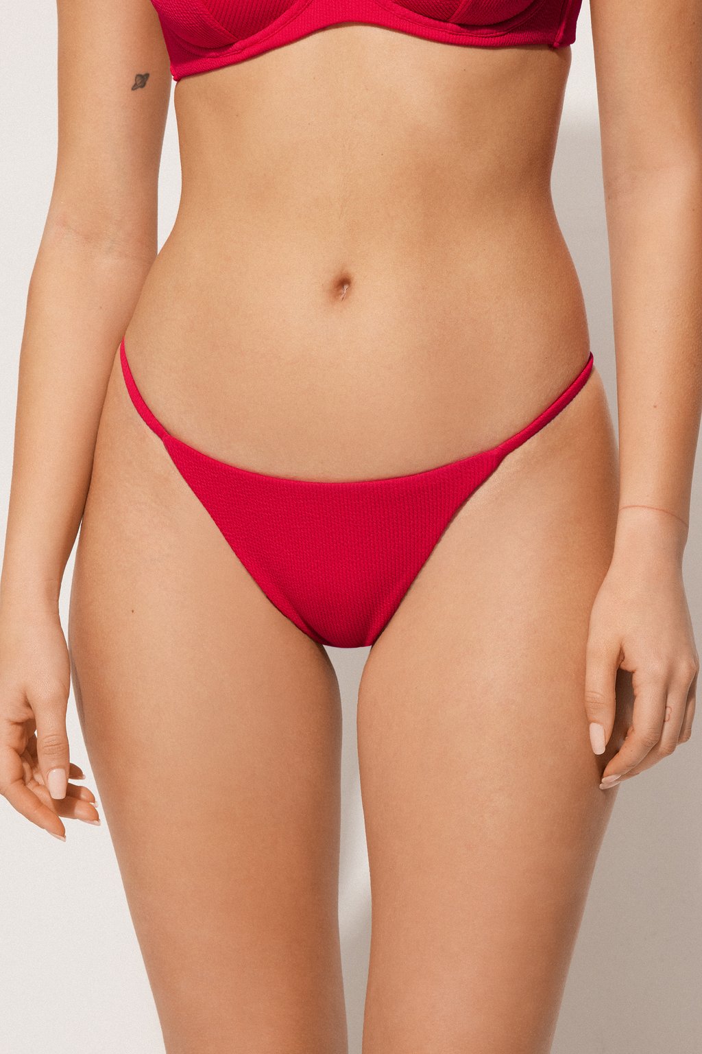 

Плавки бикини Tezenis, цвет Rot Rosso Estate