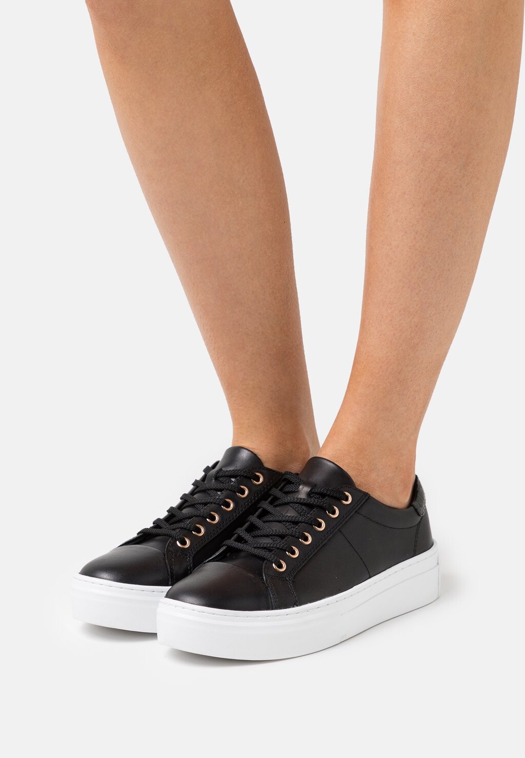 

Кроссовки низкие ZOE PLATFORM Vagabond, цвет black
