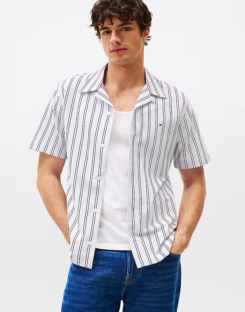 

Рубашка Tommy Hilfiger Regular Fit в полоску с короткими рукавами в цвете Multi