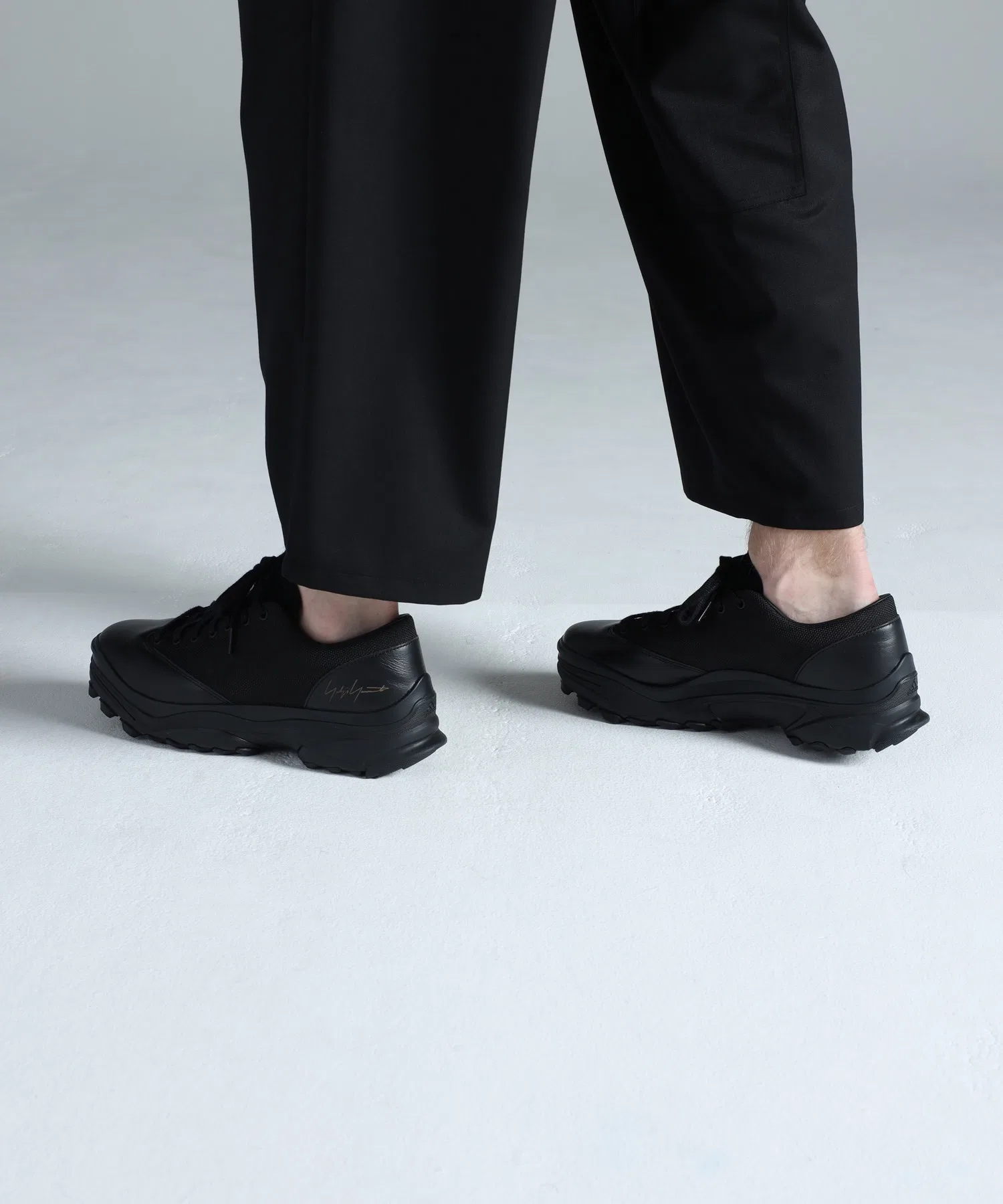 Унисекс кроссовки Y-3 GSG9 LO из кожи и замши чёрные — фото 3