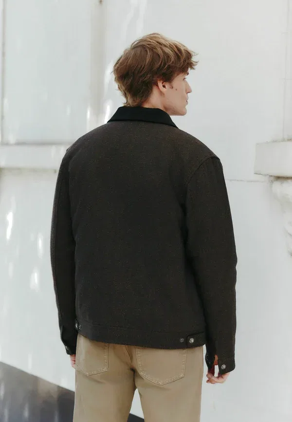 Куртка Regular fit herringbone trucker light jacket Next, коричневый — фото 4