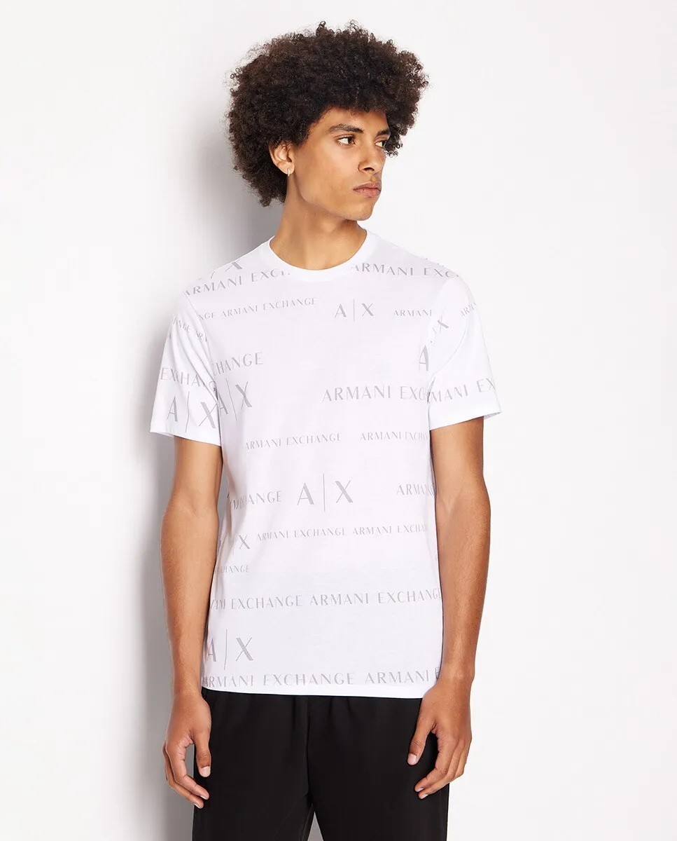 

Мужская футболка стандартного кроя с логотипами по всей поверхности Armani Exchange, белый