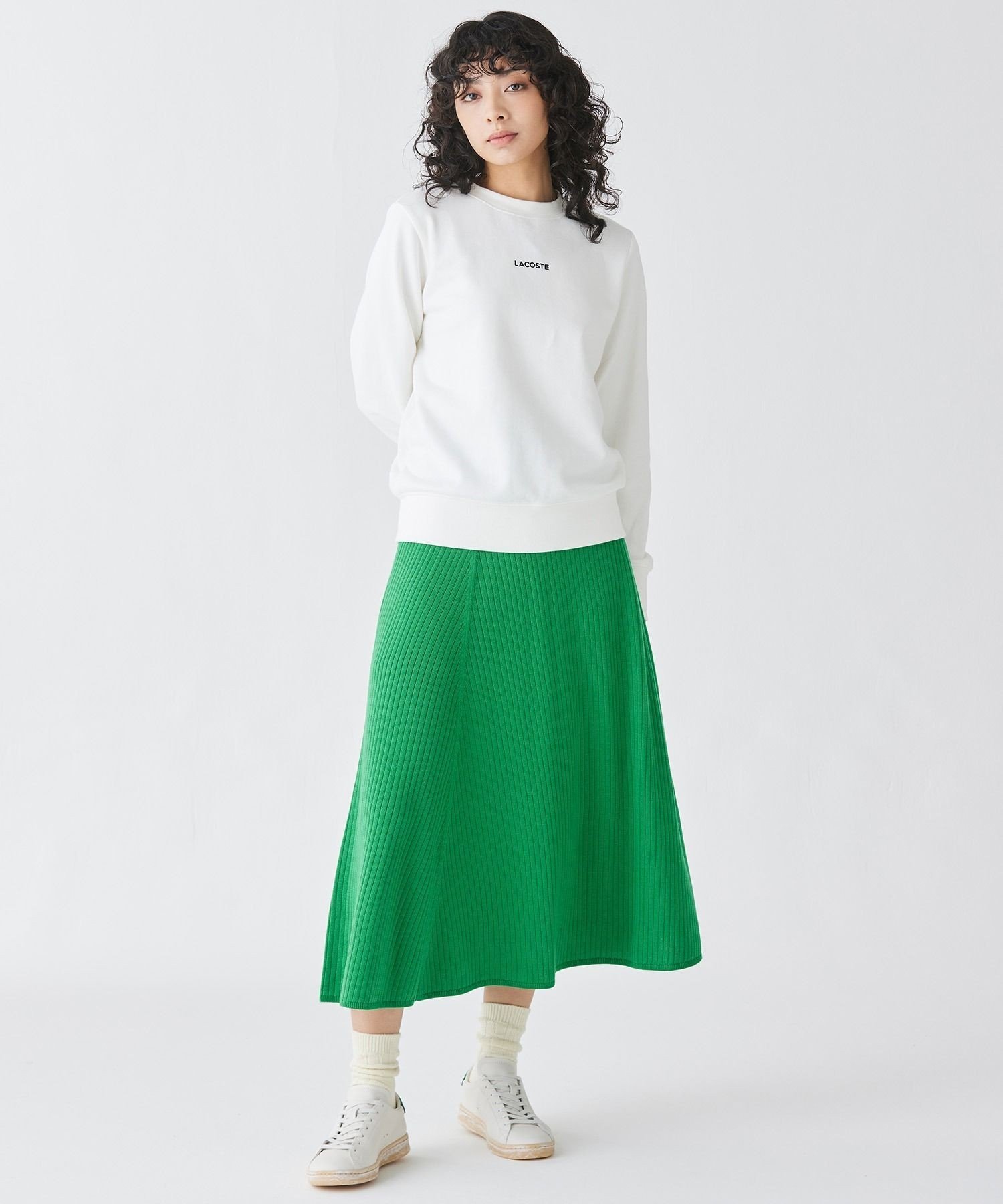 Толстовка LACOSTE с круглым вырезом и вышитым логотипом, белая — фото 4