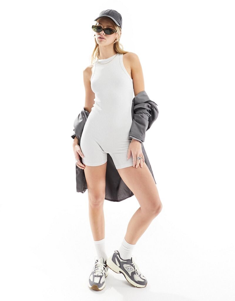 

Белый комбинезон в рубчик ASOS DESIGN Curve