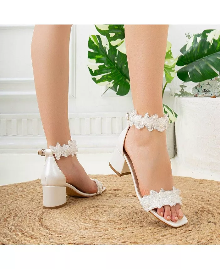 Свадебные босоножки Dana Lace на низком каблуке Forever & Always Shoes — фото 4